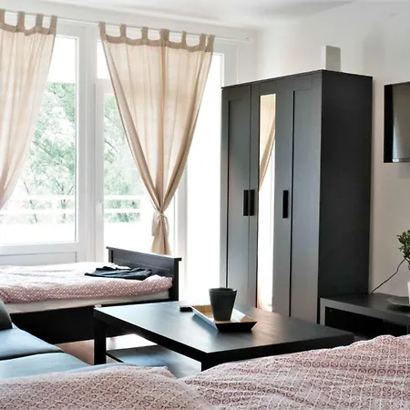 Work And Balcony Apartman *